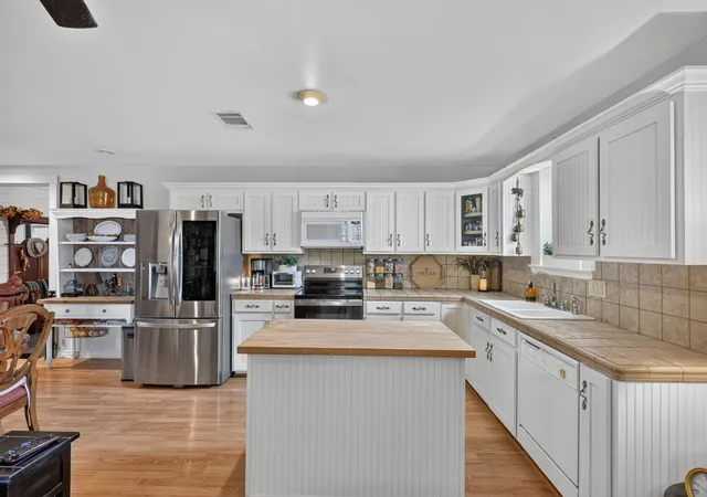 Photo 4 of Sale Pending at 12434 Fm 937, Thornton, TX 76687 | MLS# 21372479 | Listing updated on 2026-10-06