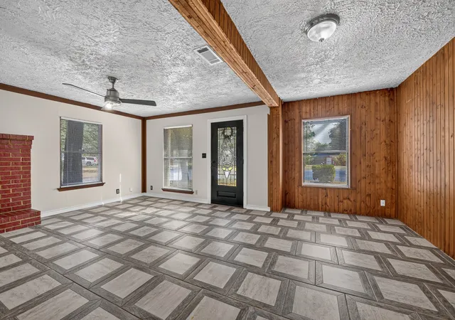 Photo 3 of Single family home for sale at 1629 Robinwood Dr, Fort Worth, TX 76111 | MLS# 21372531 | Listing updated on 2026-09-19