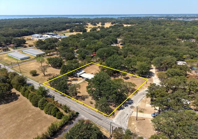 Photo 3 of Single family home for sale at 631 Welch Ln, Gun Barrel City, TX 75156 | MLS# 21372595 | Listing updated on 2026-08-29