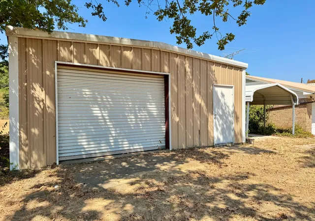 Photo 4 of Single family home for sale at 631 Welch Ln, Gun Barrel City, TX 75156 | MLS# 21372595 | Listing updated on 2026-08-29