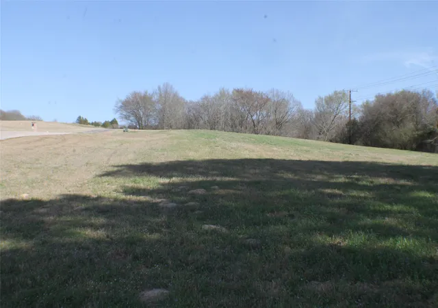 Photo 1 of Land for sale at 0 Lago Vista Dr, Athens, TX 75752 | MLS# 21367774 | Listing updated on 2026-08-29