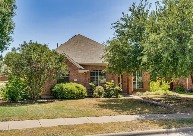 Photo 1 of Single family home for sale at 9761 Snowberry Dr, Frisco, TX 75035 | MLS# 21372264 | Listing updated on 2026-09-20