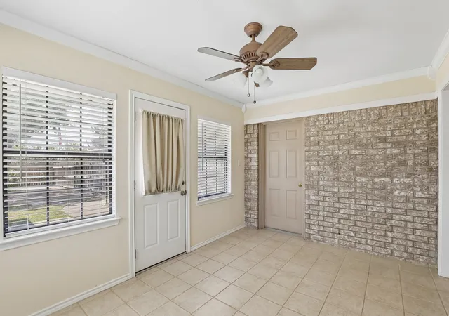 Photo 4 of Single family home for sale at 3805 Sunhill Dr, Greenville, TX 75402 | MLS# 21367706 | Listing updated on 2026-08-29