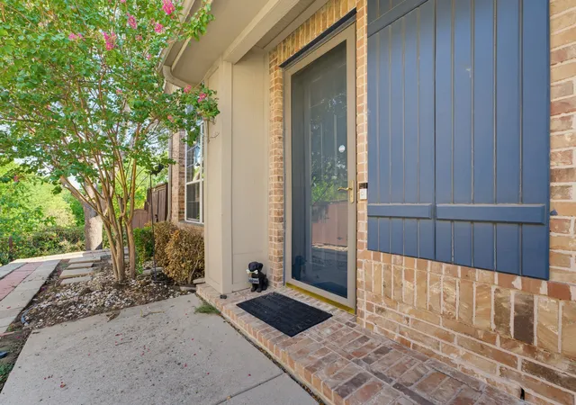 Photo 3 of Townhouse for sale at 1833 Brookview Dr, Carrollton, TX 75007 | MLS# 21372276 | Listing updated on 2026-09-20