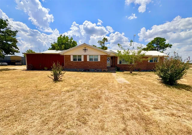 Photo 4 of House for sale at 325 Hwy 2563, Eastland, TX 76448 | MLS# 21372633 | Listing updated on 2026-08-29