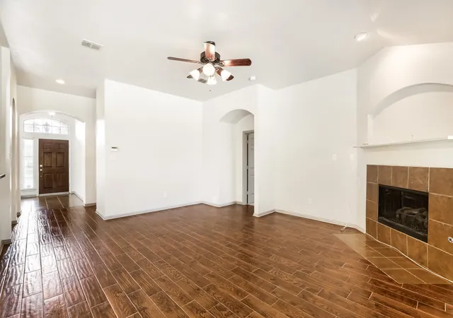 Photo 3 of Single family home for sale at 114 Beacon Hill Ln, Forney, TX 75126 | MLS# 21370464 | Listing updated on 2026-09-29