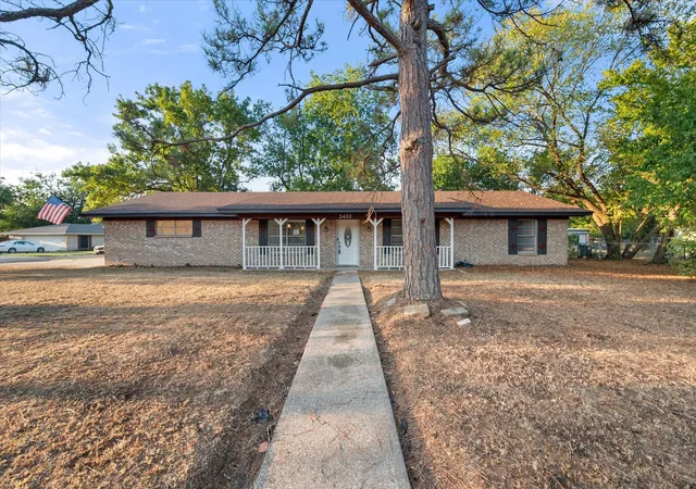 Photo 1 of Single family home for sale at 3400 Emhouse Rd, Corsicana, TX 75110 | MLS# 21371816 | Listing updated on 2026-10-02