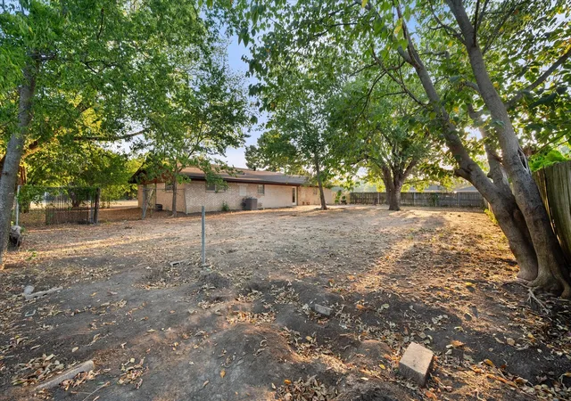 Photo 4 of Single family home for sale at 3400 Emhouse Rd, Corsicana, TX 75110 | MLS# 21371816 | Listing updated on 2026-10-02