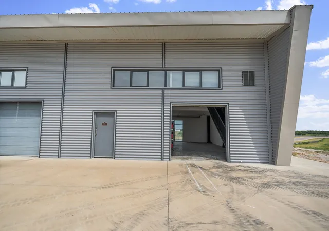 Listing Photo 5 - Condo for sale in building located at 306 Fast Ln, Anna, TX 75409 - Unit #1