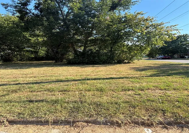 Photo 1 of Land for sale at 720 Mill St, Gainesville, TX 76240 | MLS# 21372647 | Listing updated on 2026-08-29