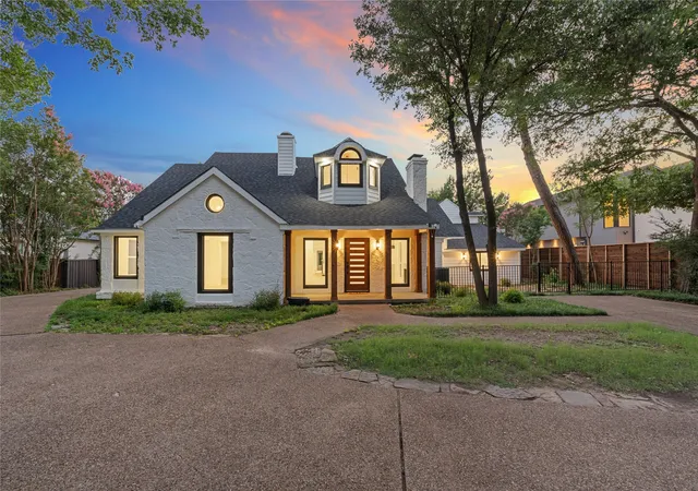 Photo 1 of Single family home for sale at 1521 El Campo, Dallas, TX 75218 | MLS# 21372689 | Listing updated on 2026-08-29