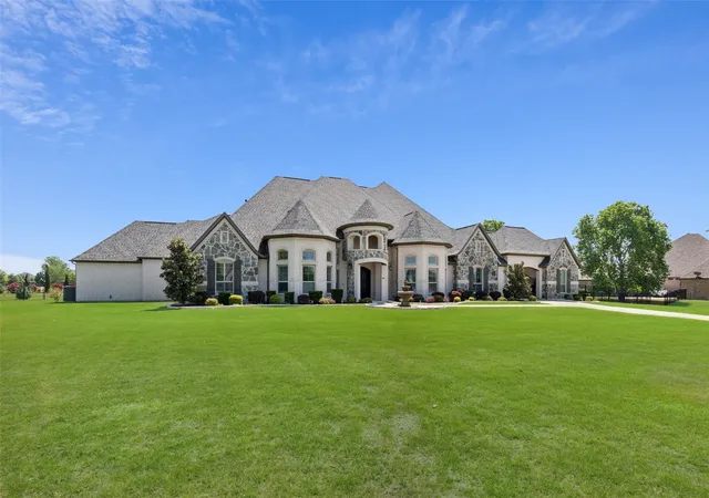 Photo 2 of Mansion for sale at 5302 Berwick Ln, Parker, TX 75002 | MLS# 21364937 | Listing updated on 2026-09-21