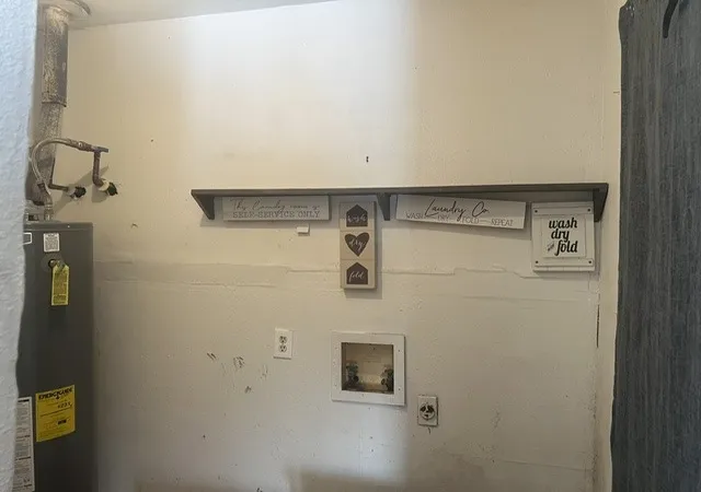 Photo 4 of Single family home for sale at 1400 Dr Martin Luther King Jr Blvd, Waxahachie, TX 75165 | MLS# 21372691 | Listing updated on 2026-08-29