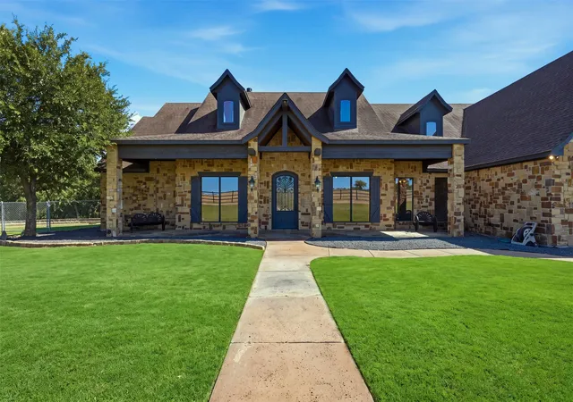 Photo 2 of Single family home for sale at 6808 Nine Mile Bridge, Fort Worth, TX 76135 | MLS# 21369570 | Listing updated on 2026-09-17
