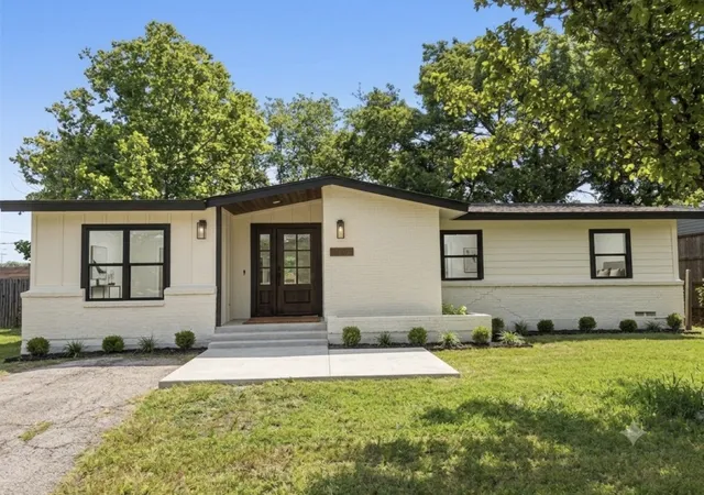 Photo 1 of Single family home for sale at 2305 Lockhart Ave, Dallas, TX 75228 | MLS# 21372711 | Listing updated on 2026-08-30