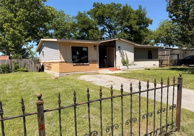 Photo 3 of Single family home for sale at 2305 Lockhart Ave, Dallas, TX 75228 | MLS# 21372711 | Listing updated on 2026-08-30