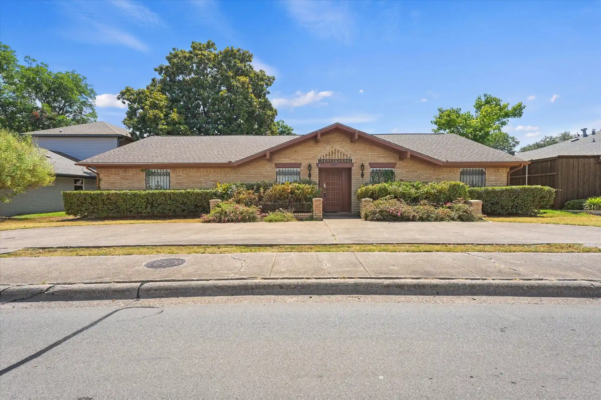 Single family home for sale at 6238 E Lovers Ln, Dallas, TX 75214 | MLS# 21357313
