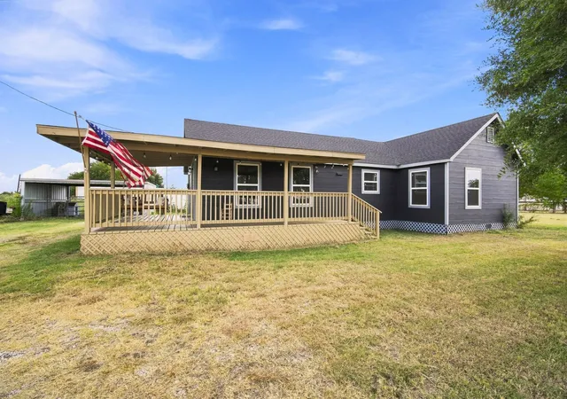 Photo 2 of Single family home for sale at 6575 W State Hwy 31, Corsicana, TX 75110 | MLS# 21372314 | Listing updated on 2026-08-29