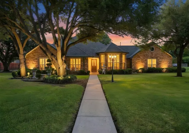 Photo 2 of Single family home for sale at 108 Chautauqua Dr, Waxahachie, TX 75165 | MLS# 21372722 | Listing updated on 2026-10-02