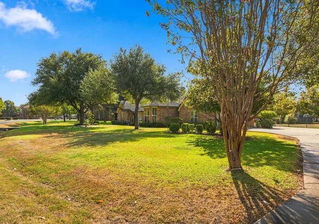 Photo 3 of Single family home for sale at 108 Chautauqua Dr, Waxahachie, TX 75165 | MLS# 21372722 | Listing updated on 2026-10-02