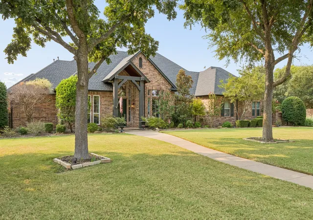 Photo 2 of Sale Pending at 2430 Savanna Cir, Midlothian, TX 76065 | MLS# 21372726 | Listing updated on 2026-10-04