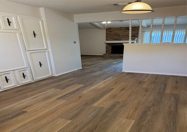Photo 3 of Single family home for sale at 606 Pepperidge Ct, Arlington, TX 76014 | MLS# 21242684 | Listing updated on 2026-08-30