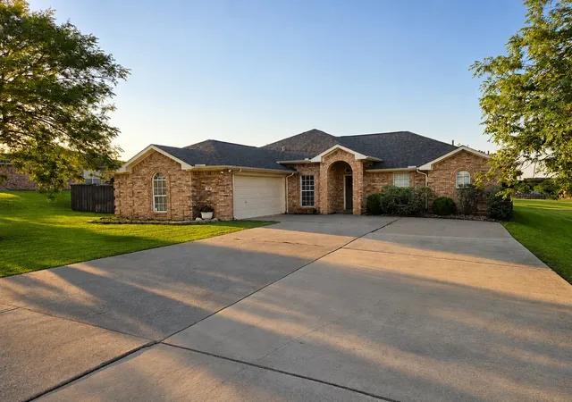 Photo 1 of Single family home for sale at 105 Hillside Dr, Celina, TX 75009 | MLS# 21372255 | Listing updated on 2026-08-30