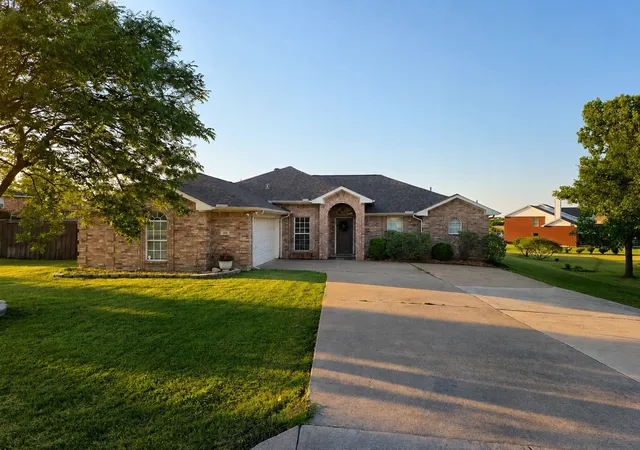 Photo 2 of Single family home for sale at 105 Hillside Dr, Celina, TX 75009 | MLS# 21372255 | Listing updated on 2026-08-30