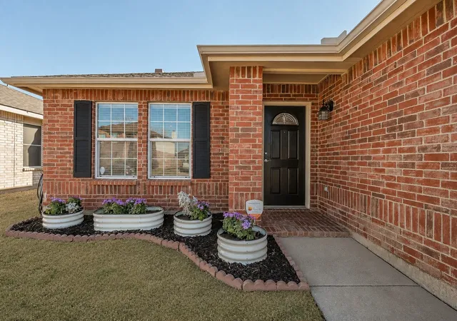 Photo 3 of Single family home for sale at 6601 Longleaf Ln, Denton, TX 76210 | MLS# 21372627 | Listing updated on 2026-09-19