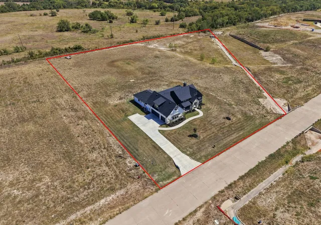Photo 2 of Single family home for sale at 251 Marie Ln, Waxahachie, TX 75167 | MLS# 21372376 | Listing updated on 2026-10-06