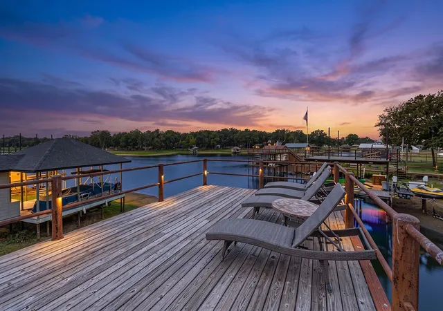 Photo 2 of Single family home for sale at 542 Arrowwood Beach Rd, Trinidad, TX 75163 | MLS# 21372578 | Listing updated on 2026-10-05
