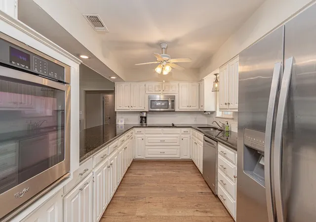 Photo 4 of Single family home for sale at 542 Arrowwood Beach Rd, Trinidad, TX 75163 | MLS# 21372578 | Listing updated on 2026-10-05