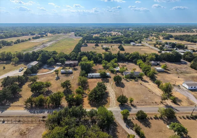 Photo 3 of Manufactured home for sale at 7558 Sterling Dr, Anna, TX 75409 | MLS# 21369847 | Listing updated on 2026-09-23