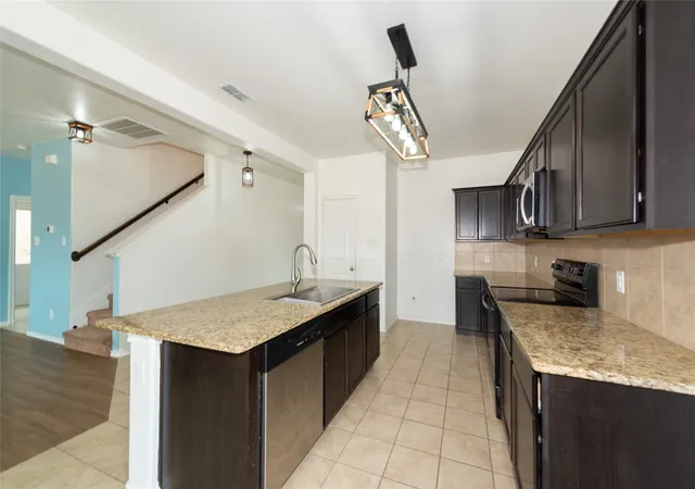 Photo 2 of Single family home for sale at 324 Fairgrounds Ln, Ponder, TX 76259 | MLS# 21372792 | Listing updated on 2026-08-30