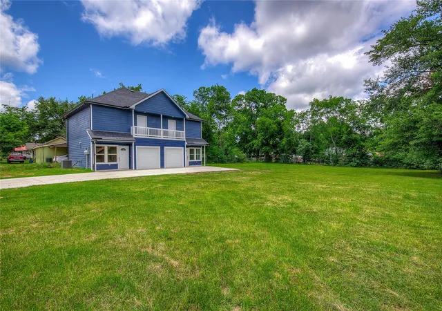 Photo 2 of Single family home for sale at 620 Whitworth St, Sulphur Springs, TX 75482 | MLS# 21371496 | Listing updated on 2026-08-31