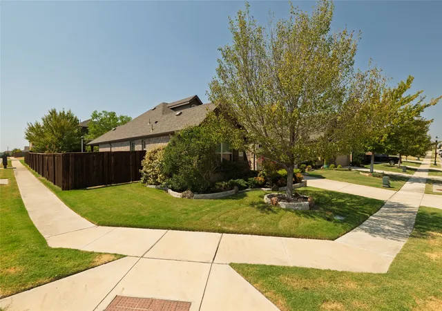 Photo 3 of Single family home for sale at 1401 Eagleton Ln, Northlake, TX 76226 | MLS# 21358557 | Listing updated on 2026-08-30