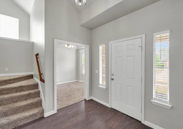Photo 3 of Single family home for sale at 221 Bear Trl, Waxahachie, TX 75165 | MLS# 21372812 | Listing updated on 2026-10-05