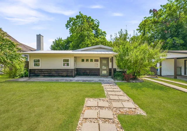Photo 2 of Single family home for sale at 5881 Tracyne Dr, Westworth Village, TX 76114 | MLS# 21369812 | Listing updated on 2026-08-31