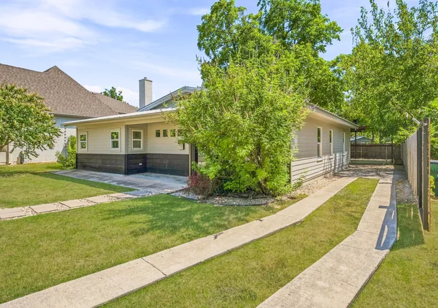 Photo 3 of Single family home for sale at 5881 Tracyne Dr, Westworth Village, TX 76114 | MLS# 21369812 | Listing updated on 2026-08-31
