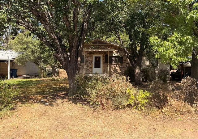 Photo 2 of Single family home for sale at 319 S Fisher St, Gorman, TX 76454 | MLS# 21372268 | Listing updated on 2026-09-29