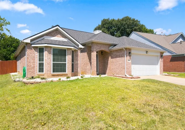 Photo 2 of Single family home for sale at 7105 Isle Royale Dr, Fort Worth, TX 76137 | MLS# 21372443 | Listing updated on 2026-08-30