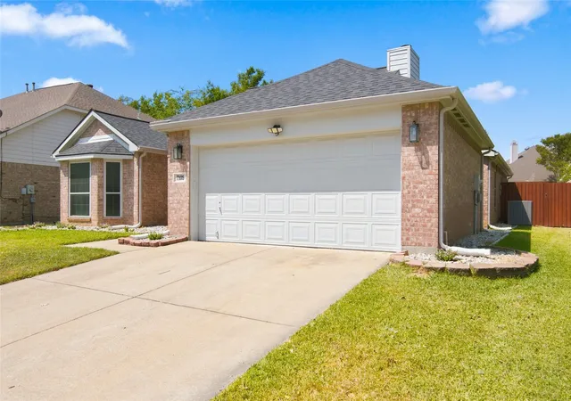 Photo 3 of Single family home for sale at 7105 Isle Royale Dr, Fort Worth, TX 76137 | MLS# 21372443 | Listing updated on 2026-08-30