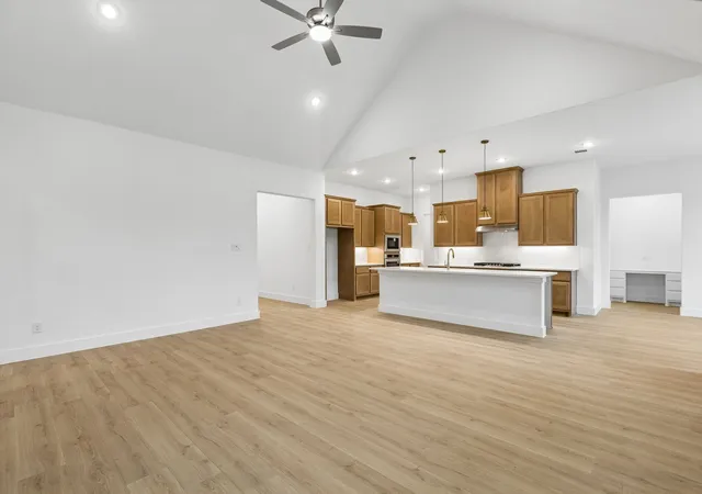 Photo 4 of Single family home for sale at 4440 Vaquero Dr, Waxahachie, TX 75165 | MLS# 21372821 | Listing updated on 2026-08-30