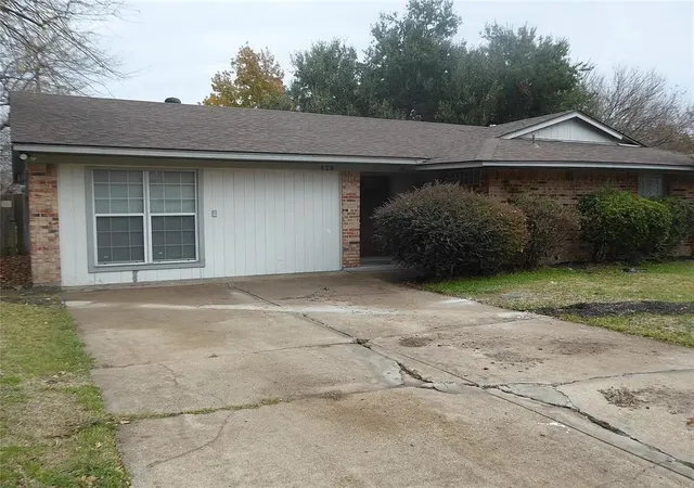 Photo 1 of Single family home for sale at 428 Birchwood Cir, Mesquite, TX 75149 | MLS# 21372834 | Listing updated on 2026-08-30