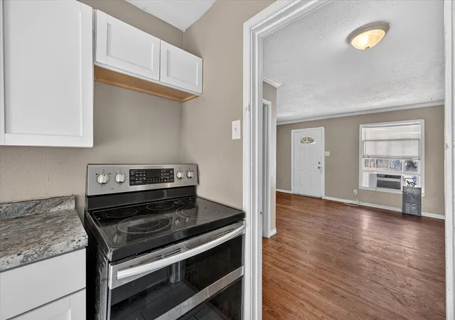 Photo 3 of Single family home for sale at 3933 Winfield Ave, Fort Worth, TX 76109 | MLS# 21370872 | Listing updated on 2026-08-30