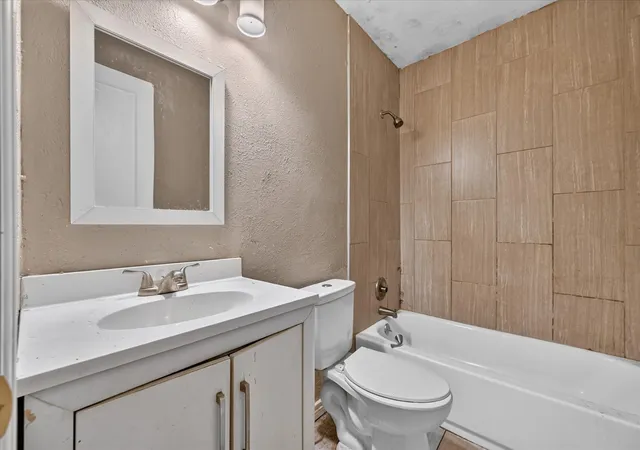 Photo 4 of Single family home for sale at 3933 Winfield Ave, Fort Worth, TX 76109 | MLS# 21370872 | Listing updated on 2026-10-07