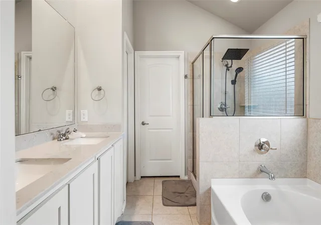 Photo 4 of Single family home for sale at 3205 Buckskin Trl, Aubrey, TX 76227 | MLS# 21364524 | Listing updated on 2026-08-31