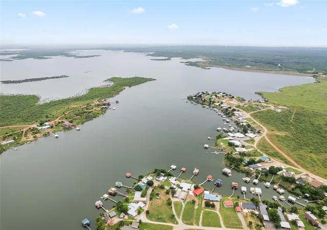 Photo 3 of Single family home for sale at 326 Moonshine Cir, Seymour, TX 76380 | MLS# 21372849 | Listing updated on 2026-09-03