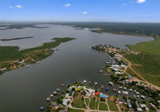 Photo 3 of Single family home for sale at 326 Moonshine Cir, Seymour, TX 76380 | MLS# 21372849 | Listing updated on 2026-09-03