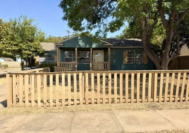 Photo 1 of Single family home for sale at 2681 Texas Dr, Dallas, TX 75211 | MLS# 21371955 | Listing updated on 2026-09-18